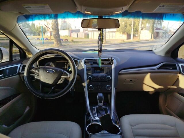 Белый Форд Фьюжн, объемом двигателя 2 л и пробегом 160 тыс. км за 9300 $, фото 4 на Automoto.ua