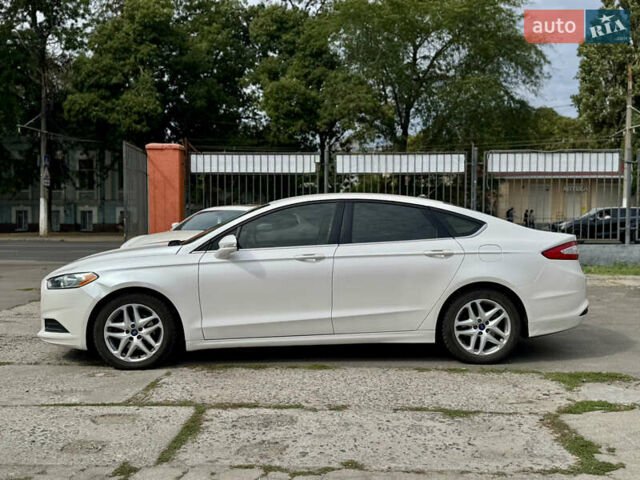 Білий Форд Фьюжен, об'ємом двигуна 2.5 л та пробігом 130 тис. км за 8700 $, фото 4 на Automoto.ua