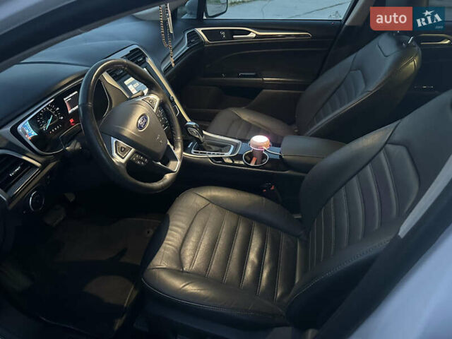 Білий Форд Фьюжен, об'ємом двигуна 2 л та пробігом 203 тис. км за 11500 $, фото 10 на Automoto.ua