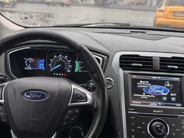 Білий Форд Фьюжен, об'ємом двигуна 2 л та пробігом 157 тис. км за 10200 $, фото 6 на Automoto.ua