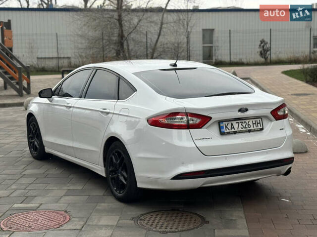 Білий Форд Фьюжен, об'ємом двигуна 2.49 л та пробігом 199 тис. км за 8900 $, фото 4 на Automoto.ua
