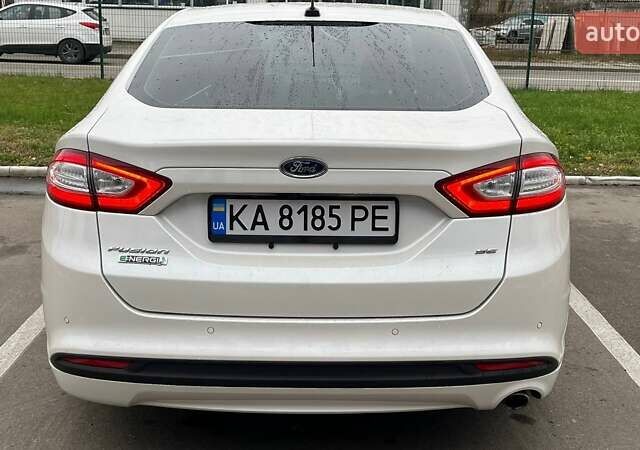 Білий Форд Фьюжен, об'ємом двигуна 2 л та пробігом 176 тис. км за 12500 $, фото 6 на Automoto.ua