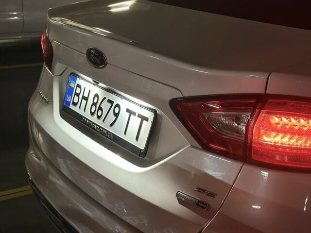 Белый Форд Фьюжн, объемом двигателя 2 л и пробегом 144 тыс. км за 14400 $, фото 5 на Automoto.ua