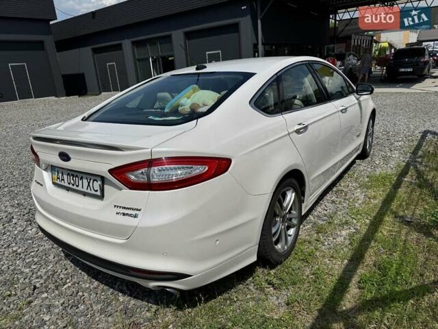 Білий Форд Фьюжен, об'ємом двигуна 2 л та пробігом 148 тис. км за 14000 $, фото 6 на Automoto.ua