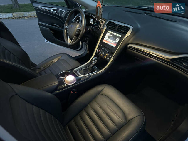 Білий Форд Фьюжен, об'ємом двигуна 2 л та пробігом 203 тис. км за 11500 $, фото 18 на Automoto.ua