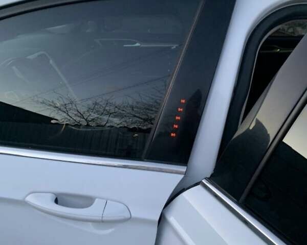 Белый Форд Фьюжн, объемом двигателя 2.5 л и пробегом 220 тыс. км за 7700 $, фото 4 на Automoto.ua