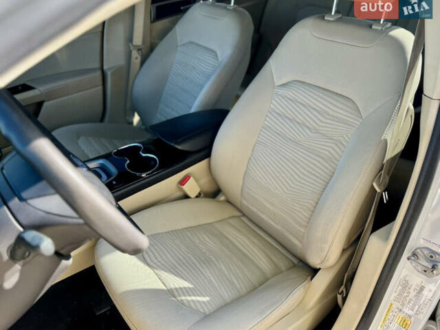 Белый Форд Фьюжн, объемом двигателя 2.49 л и пробегом 199 тыс. км за 9500 $, фото 19 на Automoto.ua