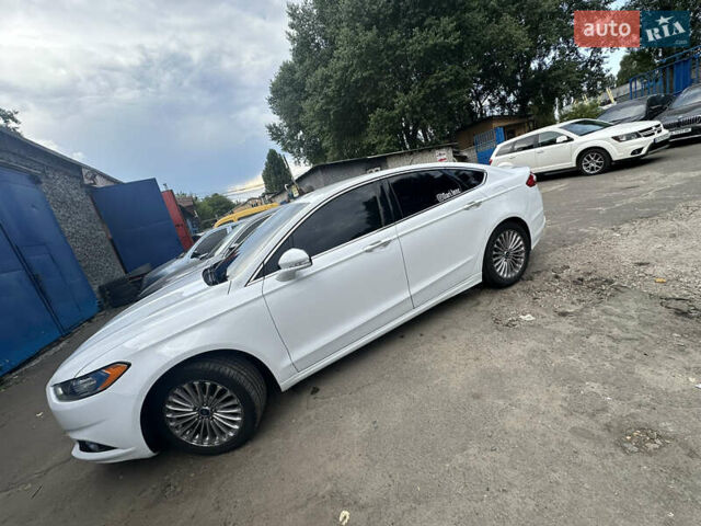 Белый Форд Фьюжн, объемом двигателя 2 л и пробегом 186 тыс. км за 12200 $, фото 3 на Automoto.ua