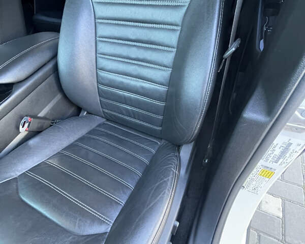 Білий Форд Фьюжен, об'ємом двигуна 2 л та пробігом 180 тис. км за 11400 $, фото 9 на Automoto.ua