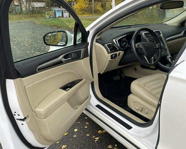 Белый Форд Фьюжн, объемом двигателя 2 л и пробегом 160 тыс. км за 10800 $, фото 8 на Automoto.ua