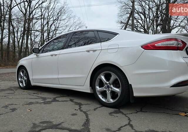 Білий Форд Фьюжен, об'ємом двигуна 2.5 л та пробігом 240 тис. км за 9449 $, фото 8 на Automoto.ua