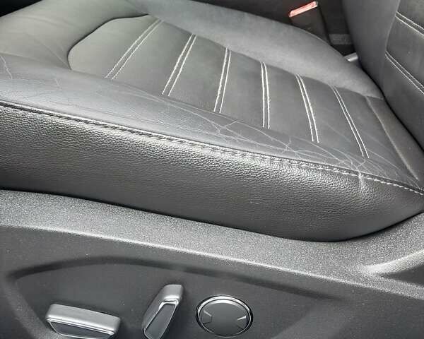 Білий Форд Фьюжен, об'ємом двигуна 2 л та пробігом 155 тис. км за 13700 $, фото 3 на Automoto.ua