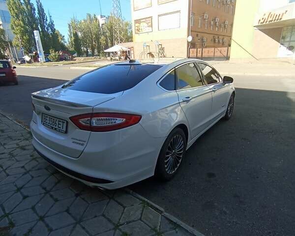 Белый Форд Фьюжн, объемом двигателя 2 л и пробегом 205 тыс. км за 11500 $, фото 16 на Automoto.ua