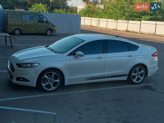 Білий Форд Фьюжен, об'ємом двигуна 2.5 л та пробігом 170 тис. км за 9500 $, фото 7 на Automoto.ua