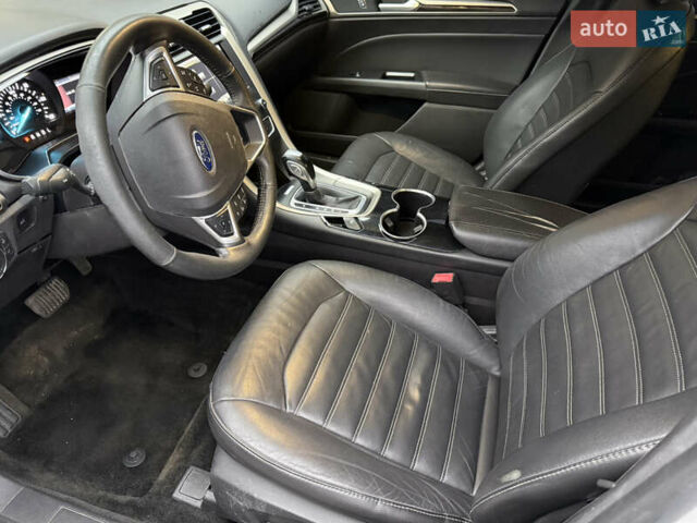 Білий Форд Фьюжен, об'ємом двигуна 2 л та пробігом 225 тис. км за 9800 $, фото 4 на Automoto.ua