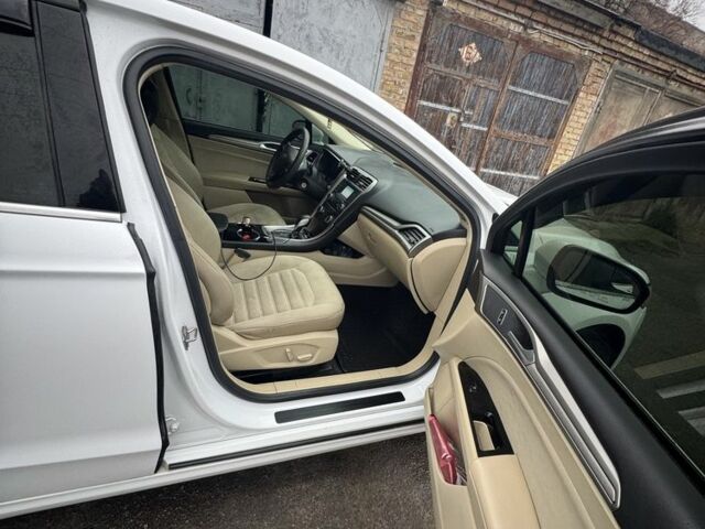 Білий Форд Фьюжен, об'ємом двигуна 1.5 л та пробігом 204 тис. км за 8000 $, фото 9 на Automoto.ua