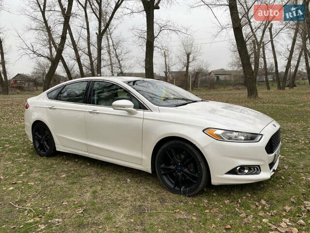 Белый Форд Фьюжн, объемом двигателя 2 л и пробегом 400 тыс. км за 9200 $, фото 1 на Automoto.ua