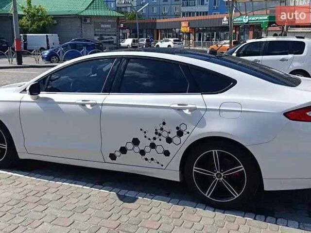 Білий Форд Фьюжен, об'ємом двигуна 2 л та пробігом 145 тис. км за 11700 $, фото 5 на Automoto.ua