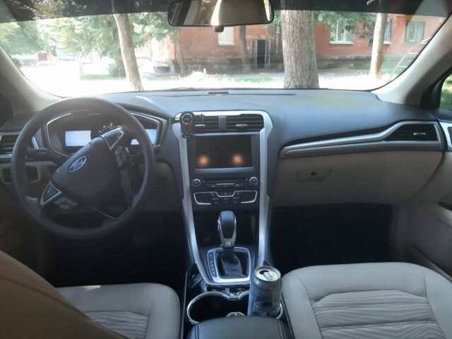Белый Форд Фьюжн, объемом двигателя 2.5 л и пробегом 77 тыс. км за 13000 $, фото 4 на Automoto.ua