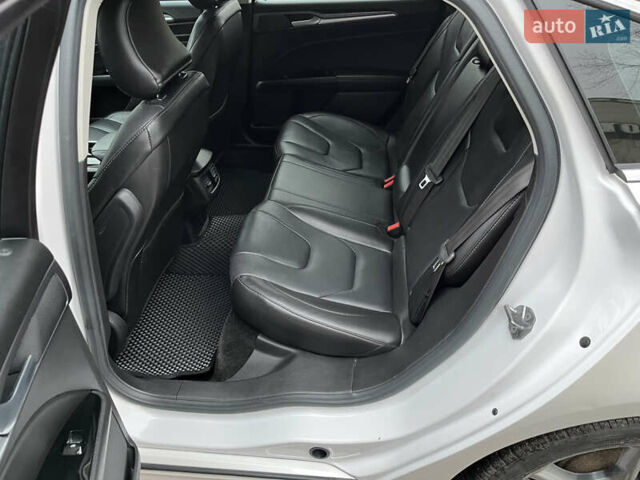 Белый Форд Фьюжн, объемом двигателя 2 л и пробегом 150 тыс. км за 12900 $, фото 6 на Automoto.ua