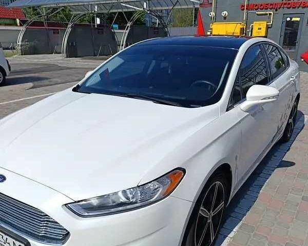 Білий Форд Фьюжен, об'ємом двигуна 2 л та пробігом 145 тис. км за 11700 $, фото 1 на Automoto.ua