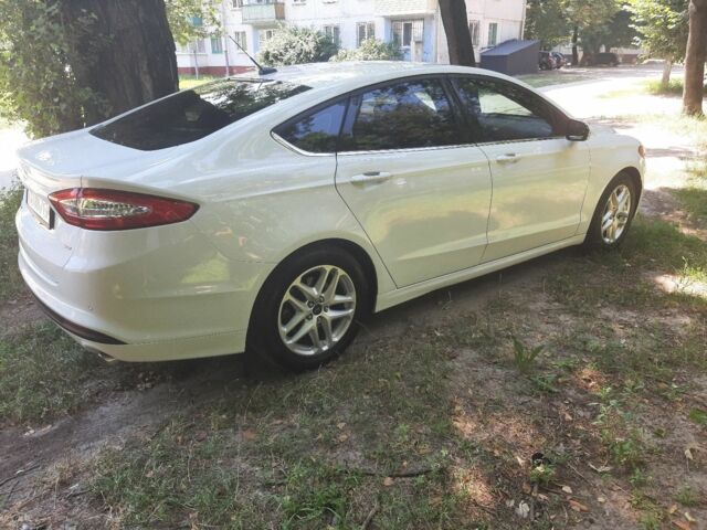 Белый Форд Фьюжн, объемом двигателя 2.5 л и пробегом 77 тыс. км за 13000 $, фото 2 на Automoto.ua