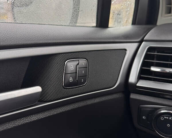 Білий Форд Фьюжен, об'ємом двигуна 0 л та пробігом 158 тис. км за 10000 $, фото 6 на Automoto.ua