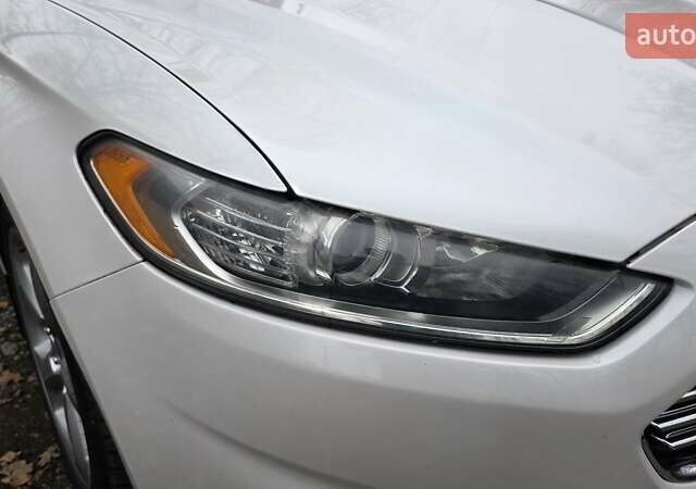 Білий Форд Фьюжен, об'ємом двигуна 2.49 л та пробігом 241 тис. км за 9400 $, фото 26 на Automoto.ua