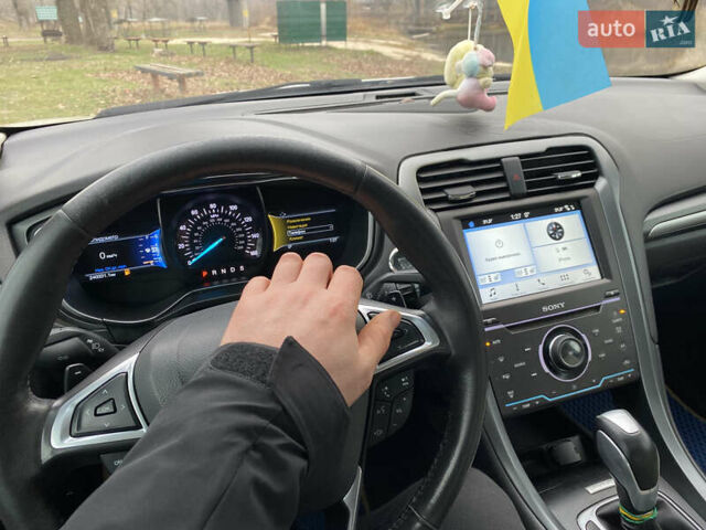 Белый Форд Фьюжн, объемом двигателя 2 л и пробегом 400 тыс. км за 9200 $, фото 21 на Automoto.ua