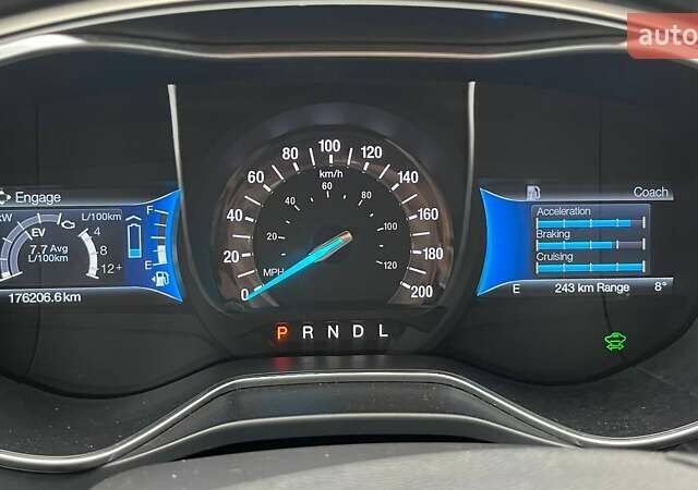 Білий Форд Фьюжен, об'ємом двигуна 2 л та пробігом 176 тис. км за 12500 $, фото 15 на Automoto.ua