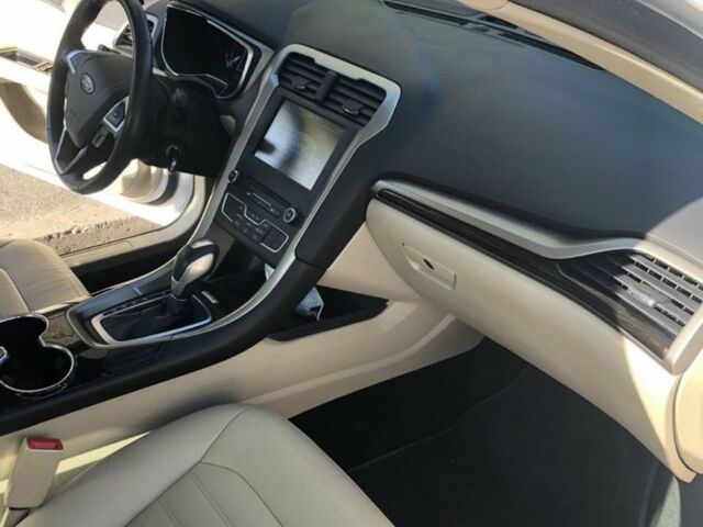 Білий Форд Фьюжен, об'ємом двигуна 2 л та пробігом 114 тис. км за 12500 $, фото 2 на Automoto.ua