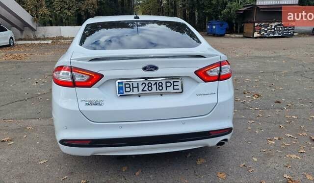 Білий Форд Фьюжен, об'ємом двигуна 2 л та пробігом 130 тис. км за 14900 $, фото 8 на Automoto.ua