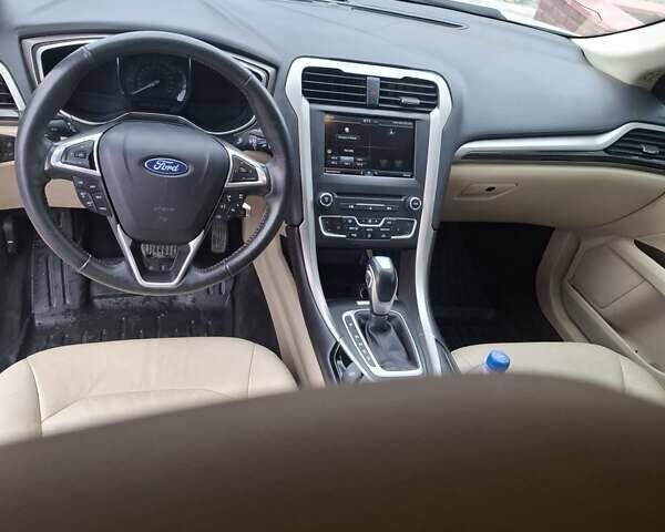 Білий Форд Фьюжен, об'ємом двигуна 1.5 л та пробігом 161 тис. км за 9900 $, фото 10 на Automoto.ua