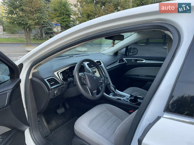 Білий Форд Фьюжен, об'ємом двигуна 2 л та пробігом 169 тис. км за 13000 $, фото 5 на Automoto.ua