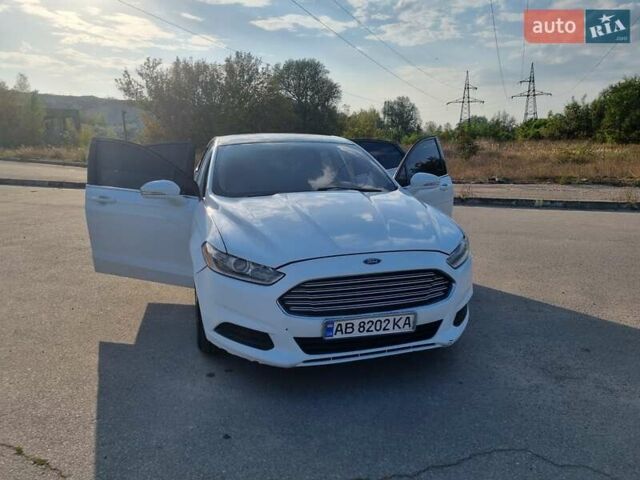 Білий Форд Фьюжен, об'ємом двигуна 2.49 л та пробігом 220 тис. км за 9500 $, фото 1 на Automoto.ua