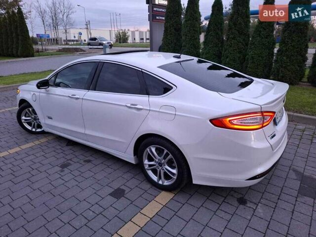Белый Форд Фьюжн, объемом двигателя 2 л и пробегом 143 тыс. км за 11350 $, фото 4 на Automoto.ua