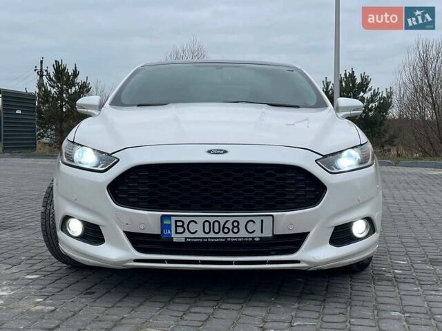 Белый Форд Фьюжн, объемом двигателя 2 л и пробегом 190 тыс. км за 11000 $, фото 2 на Automoto.ua