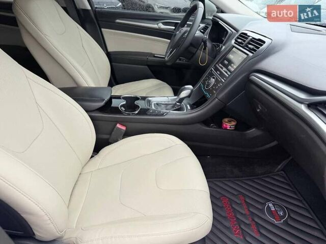 Білий Форд Фьюжен, об'ємом двигуна 2 л та пробігом 127 тис. км за 16000 $, фото 17 на Automoto.ua