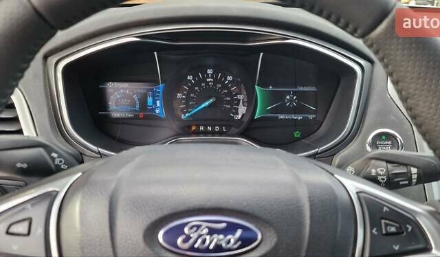 Білий Форд Фьюжен, об'ємом двигуна 2 л та пробігом 130 тис. км за 14900 $, фото 13 на Automoto.ua