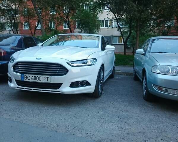 Белый Форд Фьюжн, объемом двигателя 2 л и пробегом 215 тыс. км за 10550 $, фото 14 на Automoto.ua