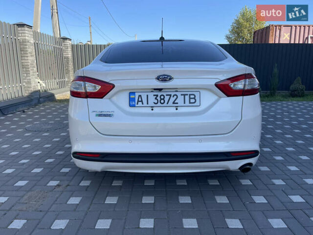 Білий Форд Фьюжен, об'ємом двигуна 2 л та пробігом 180 тис. км за 11400 $, фото 5 на Automoto.ua