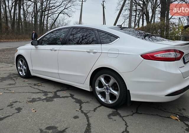 Білий Форд Фьюжен, об'ємом двигуна 2.49 л та пробігом 241 тис. км за 9400 $, фото 7 на Automoto.ua