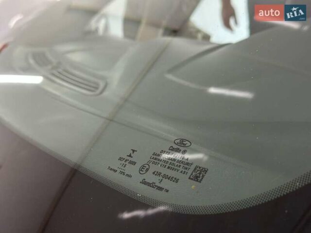 Білий Форд Фьюжен, об'ємом двигуна 2.49 л та пробігом 180 тис. км за 9800 $, фото 9 на Automoto.ua