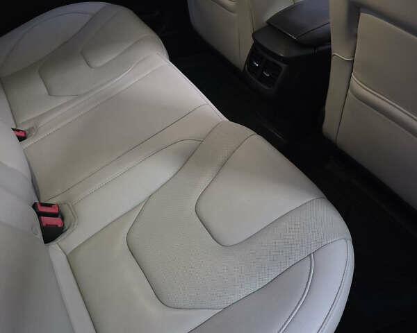 Білий Форд Фьюжен, об'ємом двигуна 2 л та пробігом 152 тис. км за 10500 $, фото 23 на Automoto.ua
