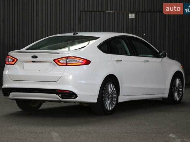 Белый Форд Фьюжн, объемом двигателя 2 л и пробегом 157 тыс. км за 11300 $, фото 6 на Automoto.ua