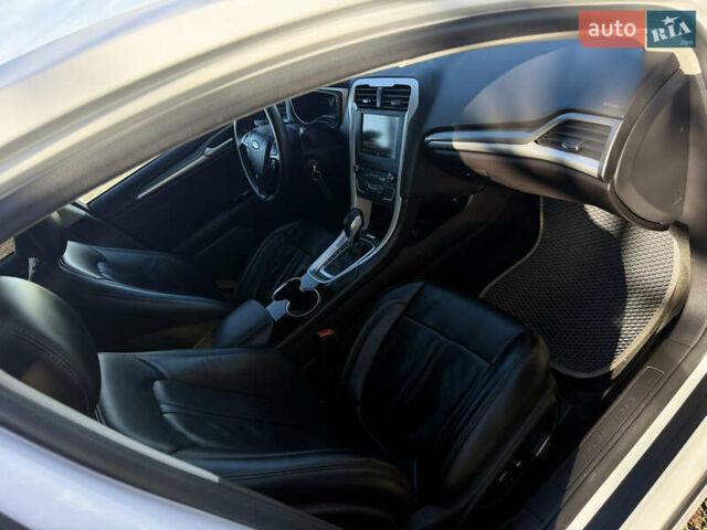 Белый Форд Фьюжн, объемом двигателя 2.5 л и пробегом 194 тыс. км за 11500 $, фото 20 на Automoto.ua