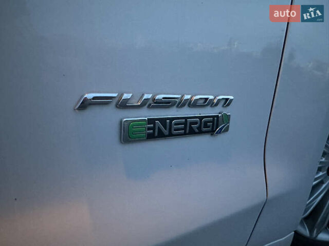 Білий Форд Фьюжен, об'ємом двигуна 2 л та пробігом 203 тис. км за 11500 $, фото 20 на Automoto.ua