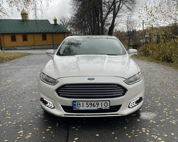 Белый Форд Фьюжн, объемом двигателя 2 л и пробегом 160 тыс. км за 10800 $, фото 2 на Automoto.ua