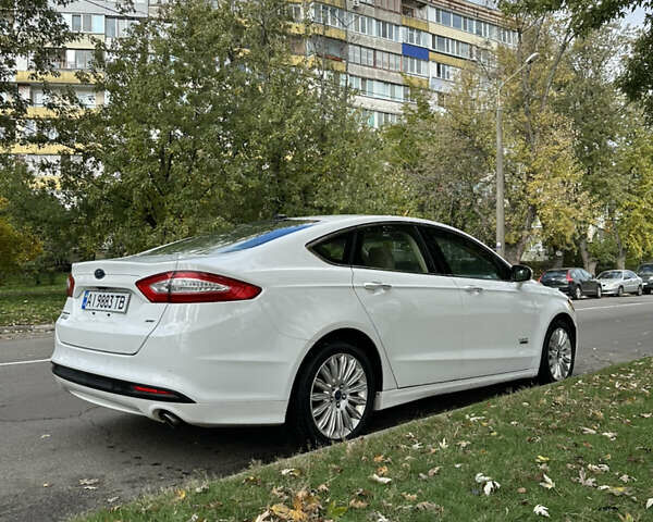 Белый Форд Фьюжн, объемом двигателя 2 л и пробегом 174 тыс. км за 14000 $, фото 2 на Automoto.ua