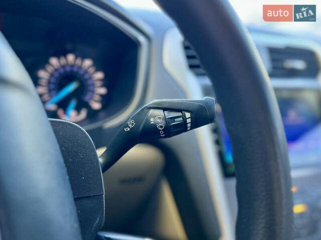 Білий Форд Фьюжен, об'ємом двигуна 2.49 л та пробігом 201 тис. км за 9300 $, фото 18 на Automoto.ua